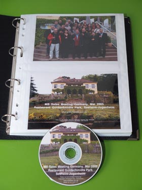 Ansicht Foto-Album mit Titelblatt zur Verantaltung und CD-Rom.